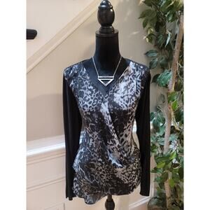 Dex Blouse Women’s Size M Black Gray Leopard Print V-Neck Long Sleeve Top